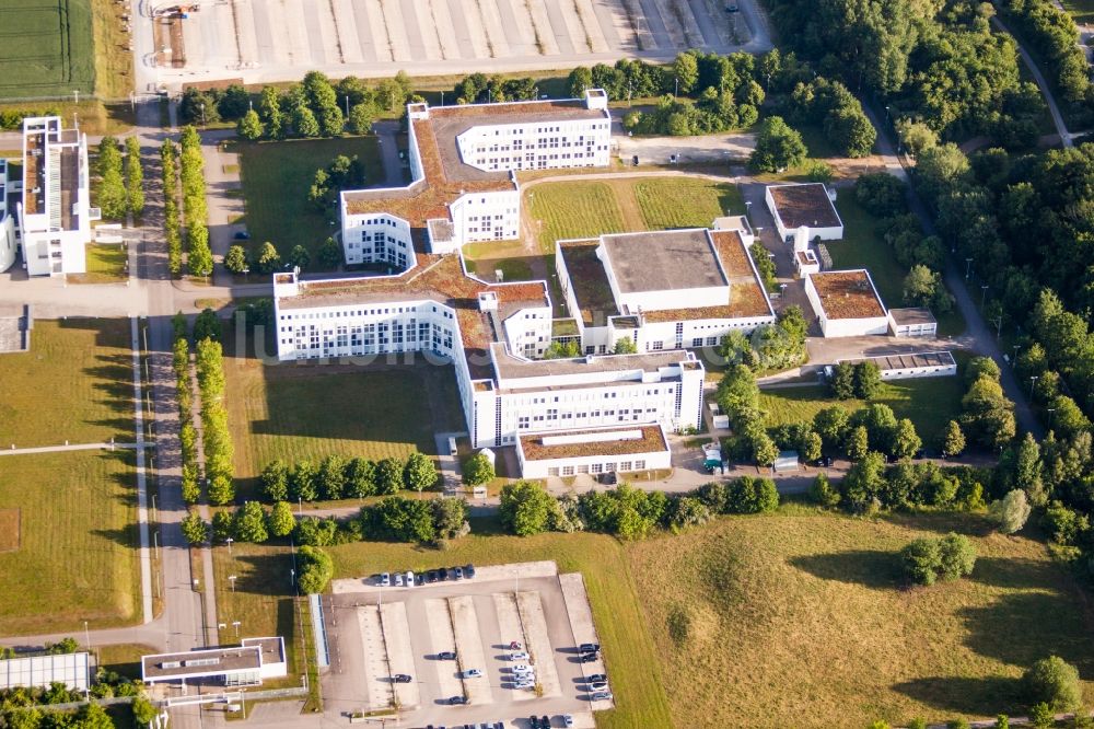 Ulm aus der Vogelperspektive: Gebäudekomplex des Institut Daimler TSS GmbH in Ulm im Bundesland Baden-Württemberg, Deutschland