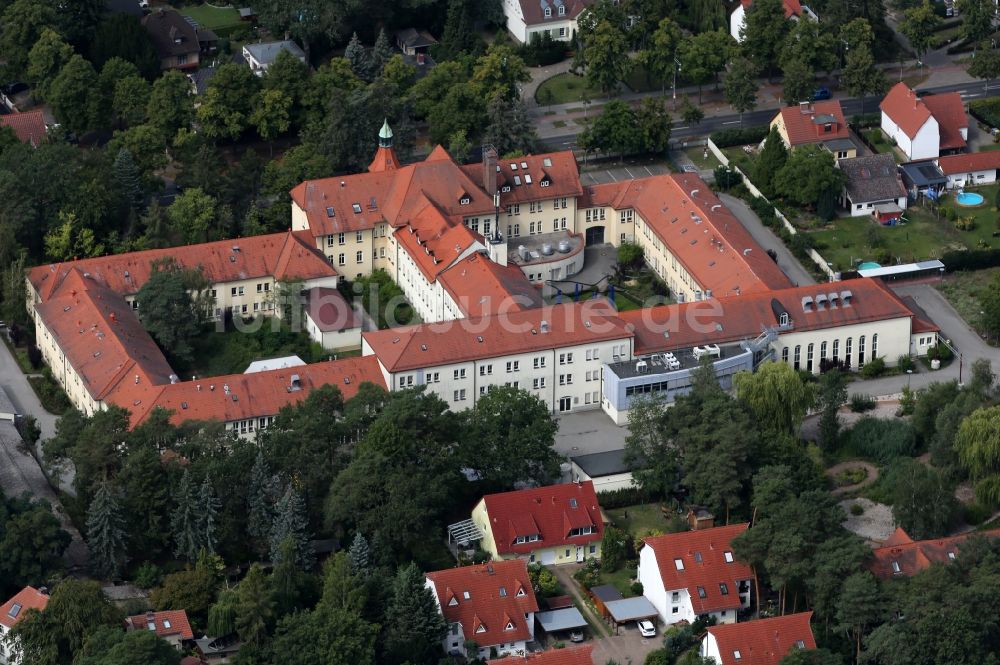 Luftaufnahme Nuthetal - Gebäudekomplex des Institut Deutsches Institut für Ernährungsforschung Potsdam-Rehbrücke in Bergholz-Rehbrücke im Bundesland Brandenburg, Deutschland