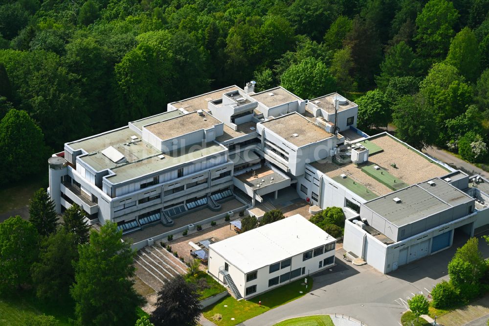 Heidelberg von oben - Gebäudekomplex des Institut Haus der Astronomie im Max-Planck-Institut für Astronomie in Heidelberg im Bundesland Baden-Württemberg