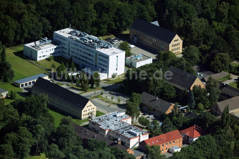 Rostock von oben - Gebäudekomplex des Institut Landesamt f. Landwirtschaft, Lebensmittelsicherung u. Fischerei M-V e.V. in Rostock im Bundesland Mecklenburg-Vorpommern