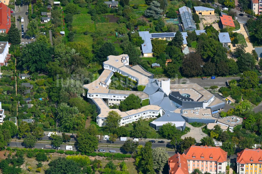 Luftaufnahme Berlin - Gebäudekomplex des Institut Max-Planck-Institut für Bildungsforschung in Berlin