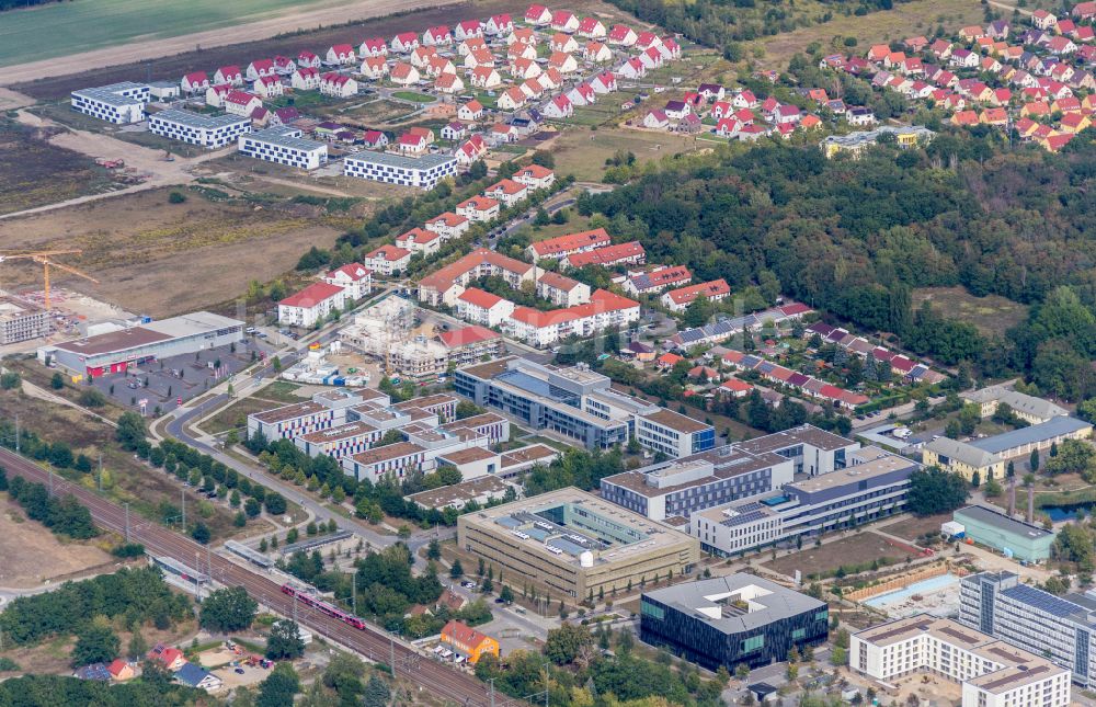 Potsdam aus der Vogelperspektive: Gebäudekomplex des Institut Max-Planck-Institut - Fraunhofer in Potsdam im Bundesland Brandenburg, Deutschland