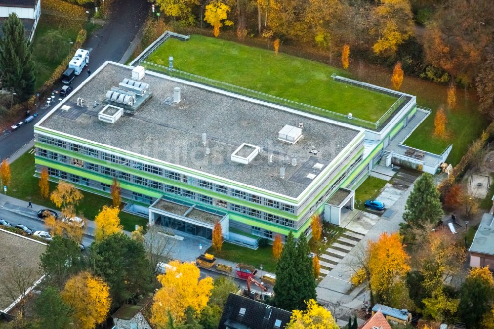 Luftbild Essen - Gebäudekomplex des Institut Westdeutsches Protonentherapiezentrum Essen (WPE) im Ortsteil Holsterhausen in Essen im Bundesland Nordrhein-Westfalen, Deutschland