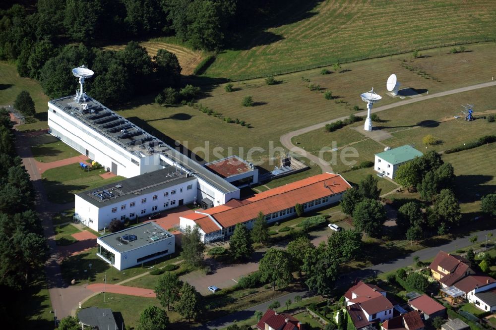 Lindenberg von oben - Gebäudekomplex des Instituts Deutsches Zentrum für Luft- und Raumfahrt (DLR) in Lindenberg im Bundesland Mecklenburg-Vorpommern