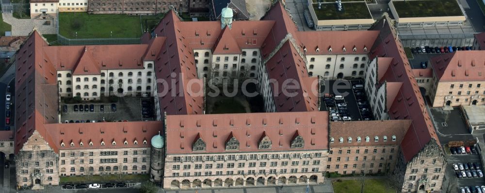 Nürnberg aus der Vogelperspektive: Gebäudekomplex des Justizpalast an der Fürther Straße - Gericht in in Nürnberg im Bundesland Bayern