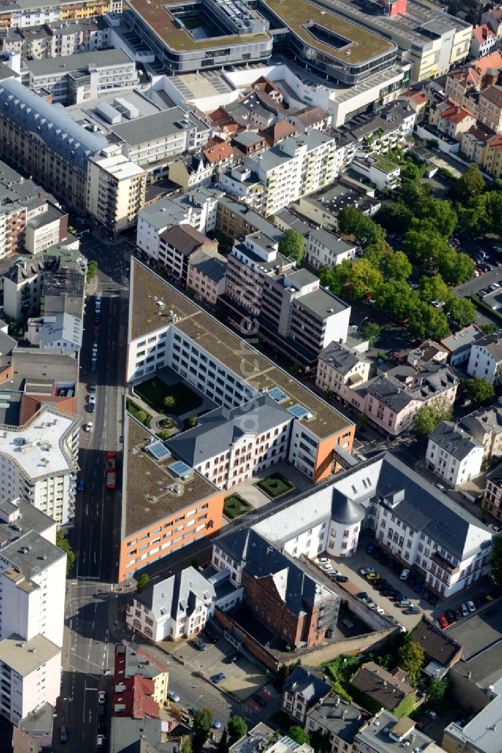 Offenbach am Main aus der Vogelperspektive: Gebäudekomplex des Justizzentrum - Gericht in in Offenbach am Main im Bundesland Hessen