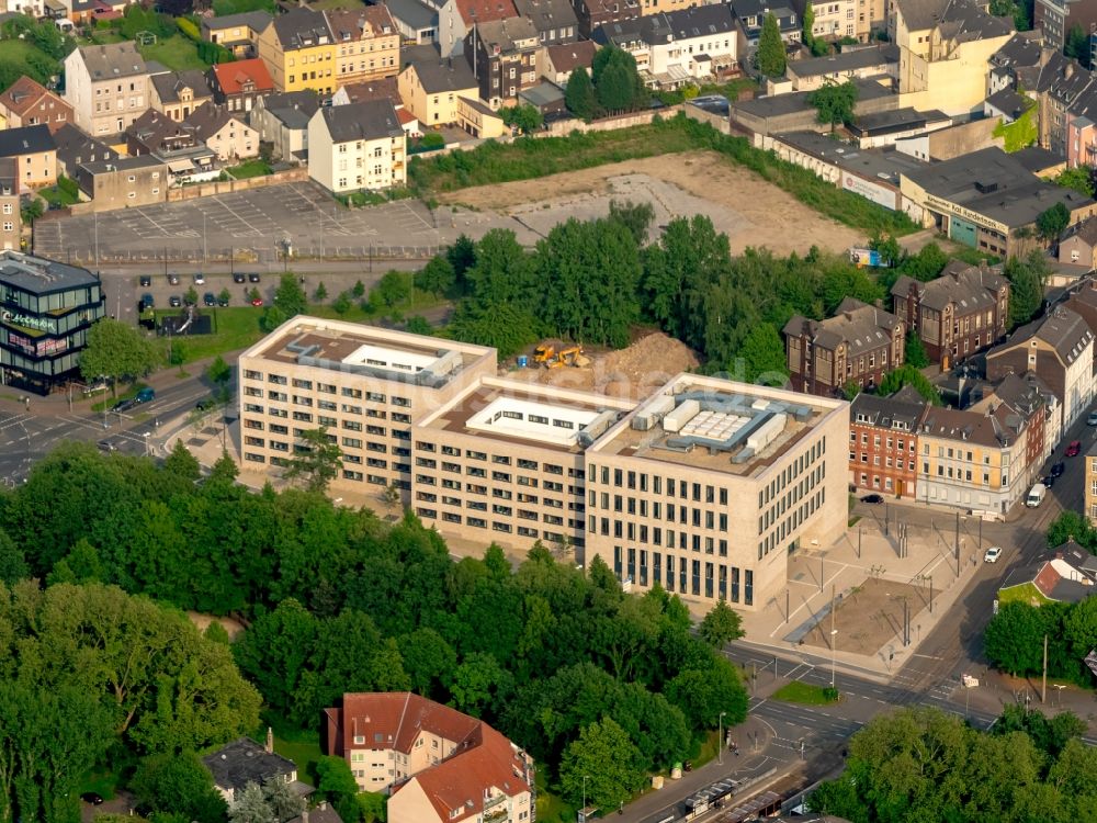 Gelsenkirchen aus der Vogelperspektive: Gebäudekomplex des Justizzentrums mit dem Sozialgericht in Gelsenkirchen im Bundesland Nordrhein-Westfalen