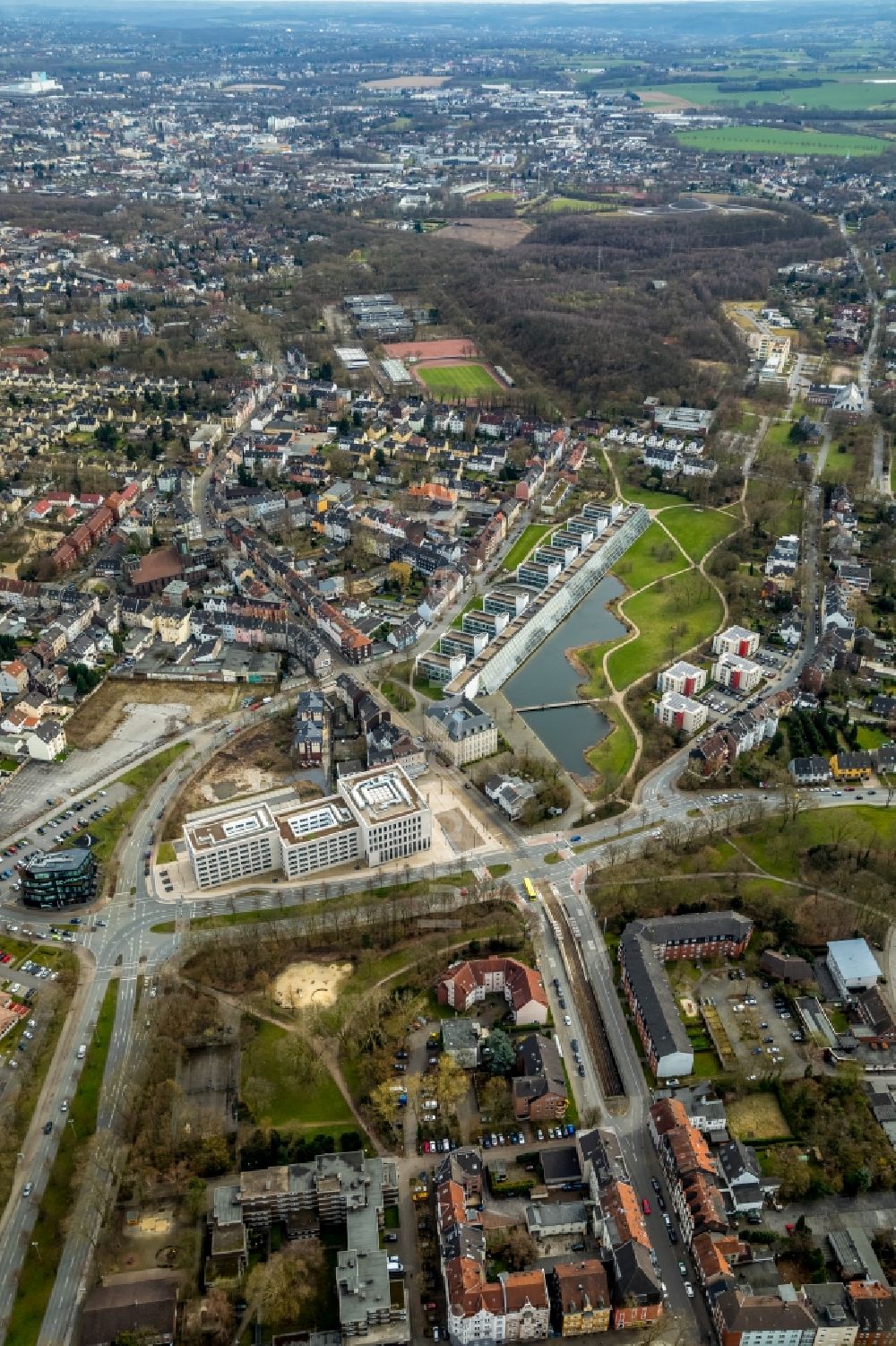 Gelsenkirchen aus der Vogelperspektive: Gebäudekomplex des Justizzentrums mit dem Sozialgericht und der Wissenschaftspark Gelsenkirchen in Gelsenkirchen im Bundesland Nordrhein-Westfalen