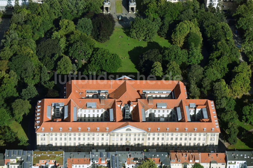 Luftaufnahme Berlin - Gebäudekomplex des Kammergericht an der Elßholzstraße - Gericht im Ortsteil Tempelhof-Schöneberg in Berlin, Deutschland