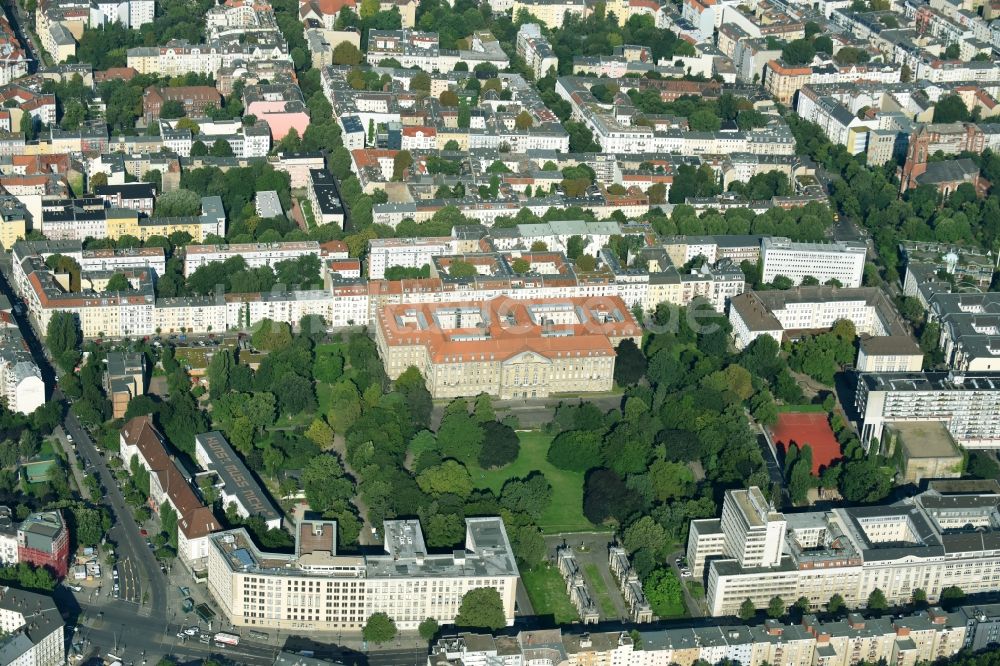 Berlin aus der Vogelperspektive: Gebäudekomplex des Kammergericht - Gericht in der Elßholzstraße in Berlin, Deutschland