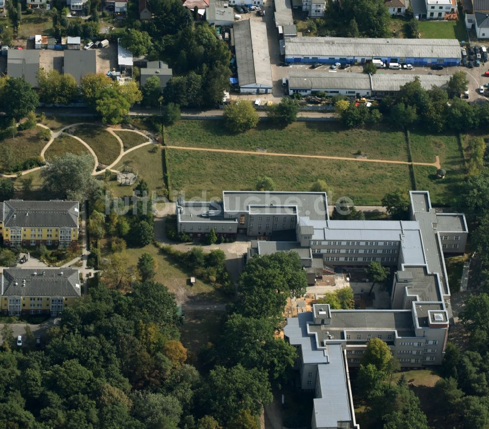 Berlin von oben - Gebäudekomplex der Katholischen Hochschule für Sozialwesen Berlin in Berlin