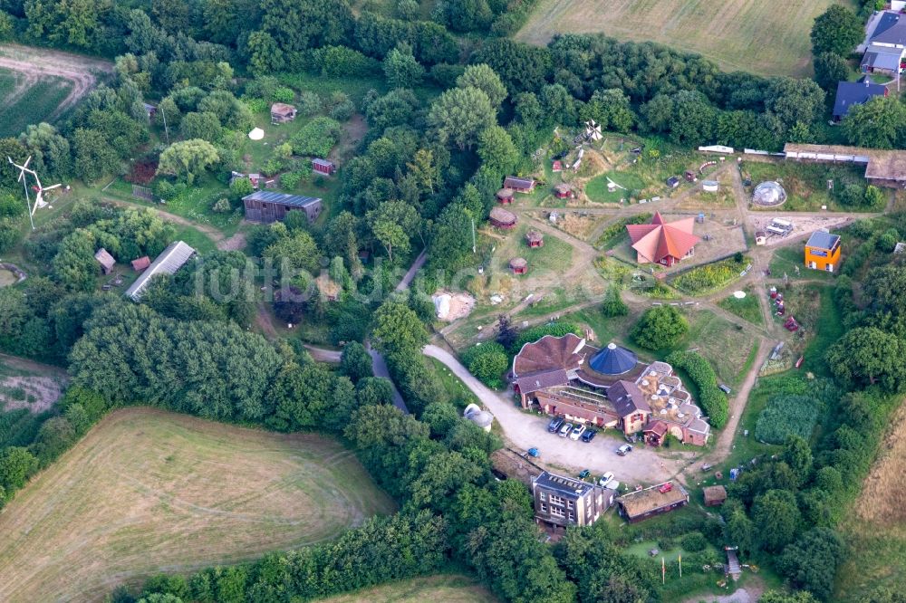 Luftbild Glücksburg - Gebäudekomplex der Kinder-, Jugend- und Erwachsenenbildungsstätte im Klimapark artefact gGmbH im in Glücksburg im Bundesland Schleswig-Holstein, Deutschland