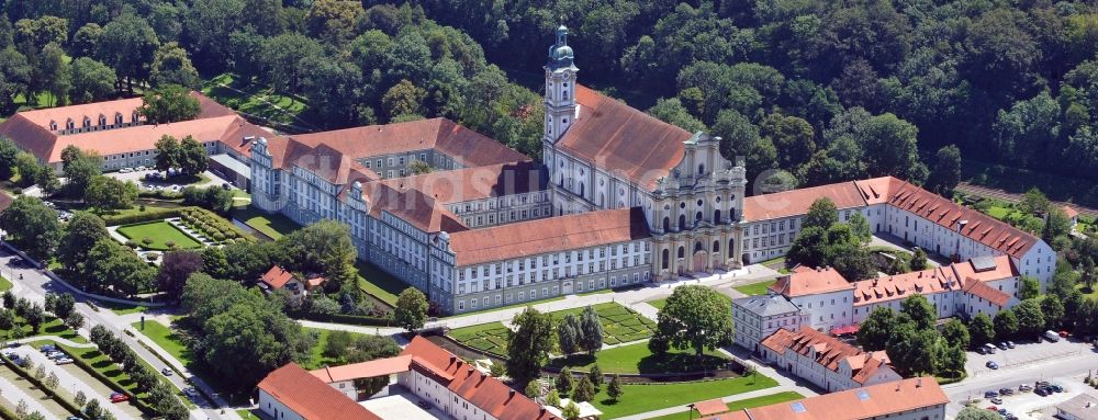 Luftaufnahme Fürstenfeldbruck - Gebäudekomplex von Kloster Fürstenfeld bei Fürstenfeldbruck im Bundesland Bayern, Deutschland