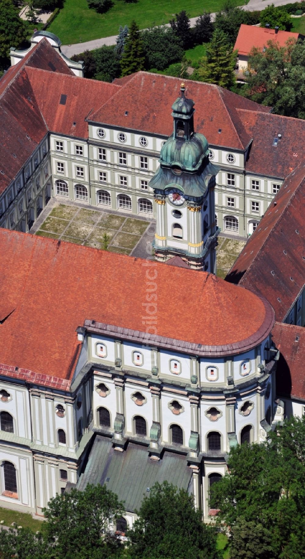 Luftbild Fürstenfeldbruck - Gebäudekomplex von Kloster Fürstenfeld bei Fürstenfeldbruck im Bundesland Bayern, Deutschland