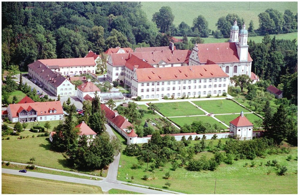 Luftbild Allmannshofen - Gebäudekomplex des Kloster Holzen in Allmannshofen im Bundesland Bayern, Deutschland