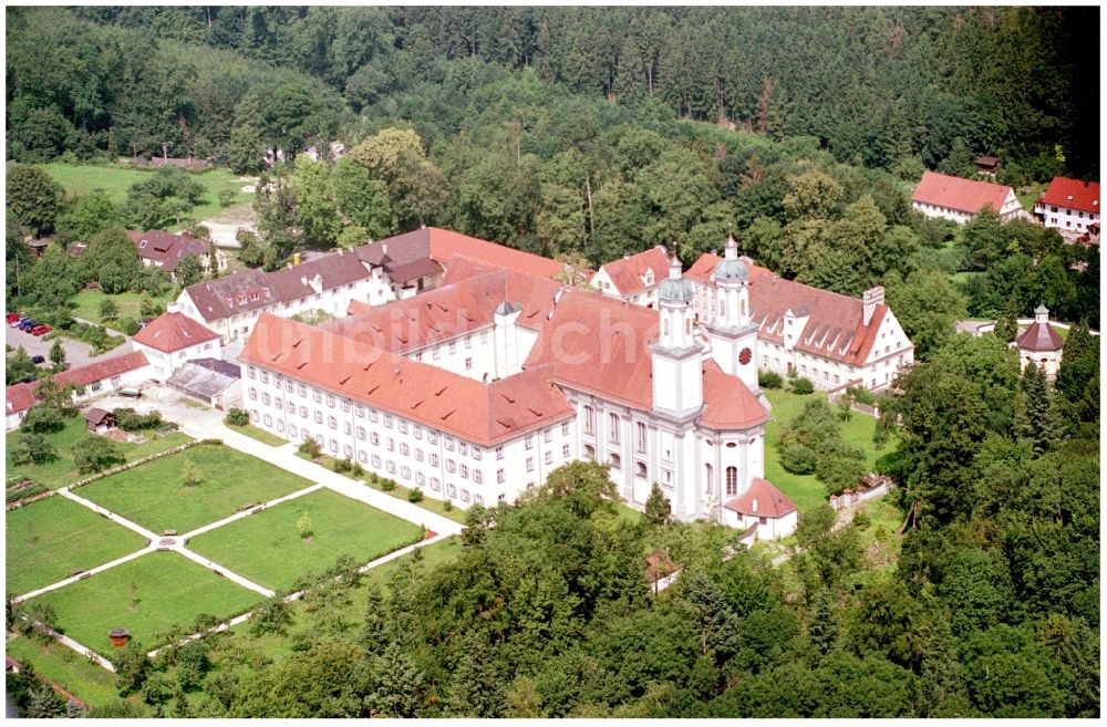 Allmannshofen von oben - Gebäudekomplex des Kloster Holzen in Allmannshofen im Bundesland Bayern, Deutschland