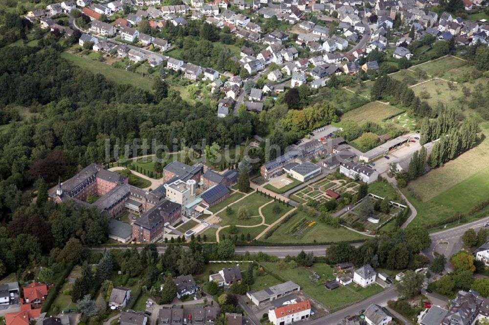 Koblenz aus der Vogelperspektive: Gebäudekomplex des Klosters Arenberg in Koblenz im Bundesland Rheinland-Pfalz