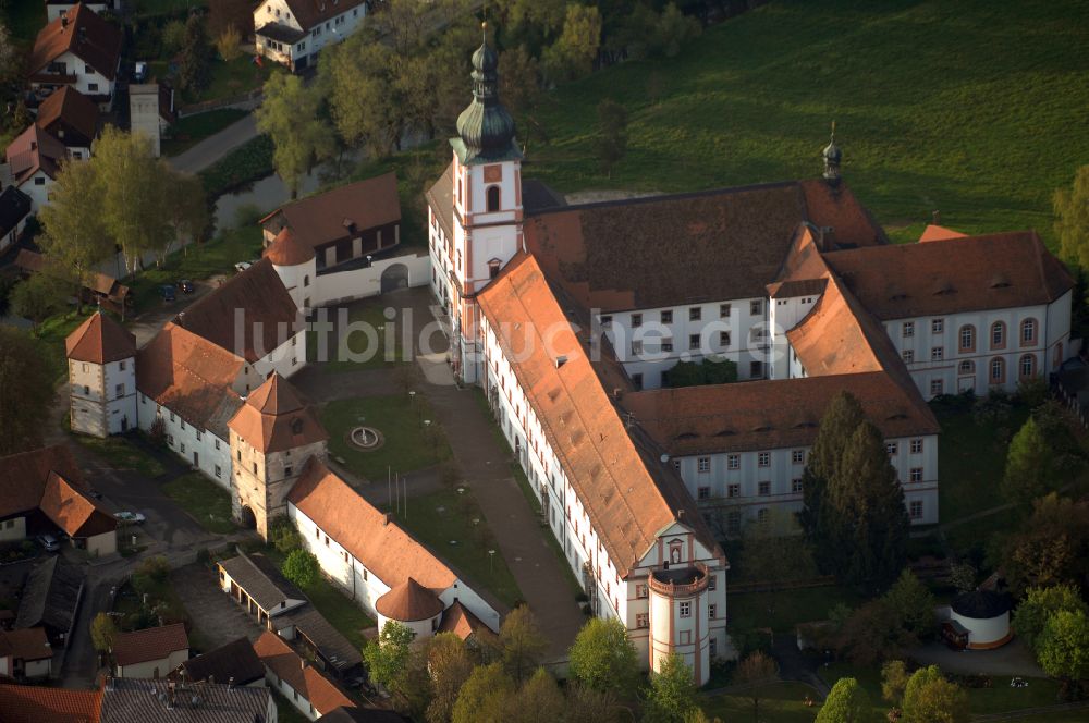 Auerbach in der Oberpfalz von oben - Gebäudekomplex des Klosters in Auerbach in der Oberpfalz im Bundesland Bayern, Deutschland