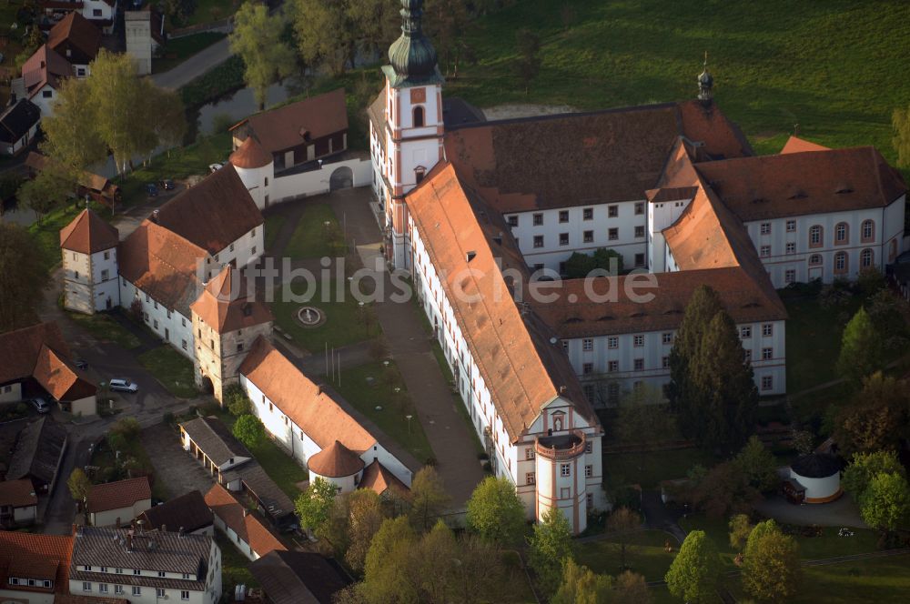 Auerbach in der Oberpfalz aus der Vogelperspektive: Gebäudekomplex des Klosters in Auerbach in der Oberpfalz im Bundesland Bayern, Deutschland