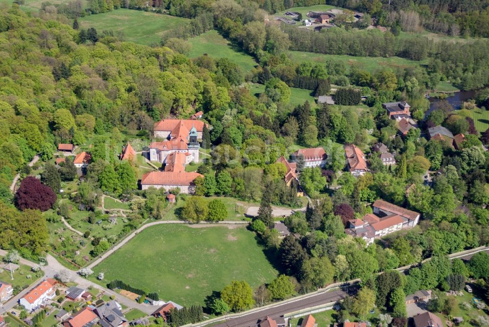 Bad Bevensen von oben - Gebäudekomplex des Klosters in Bad Bevensen im Bundesland Niedersachsen, Deutschland