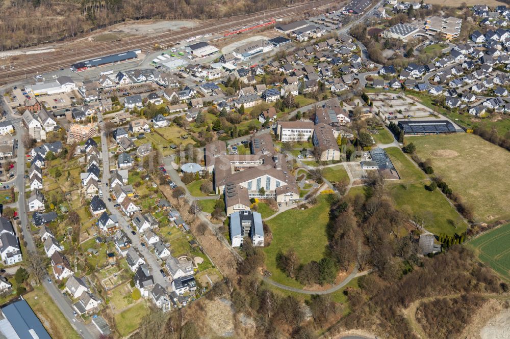 Bestwig von oben - Gebäudekomplex des Klosters in Borghausen im Bundesland Nordrhein-Westfalen, Deutschland