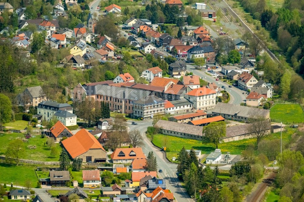 Bredelar von oben - Gebäudekomplex des Klosters in Bredelar im Bundesland Nordrhein-Westfalen, Deutschland