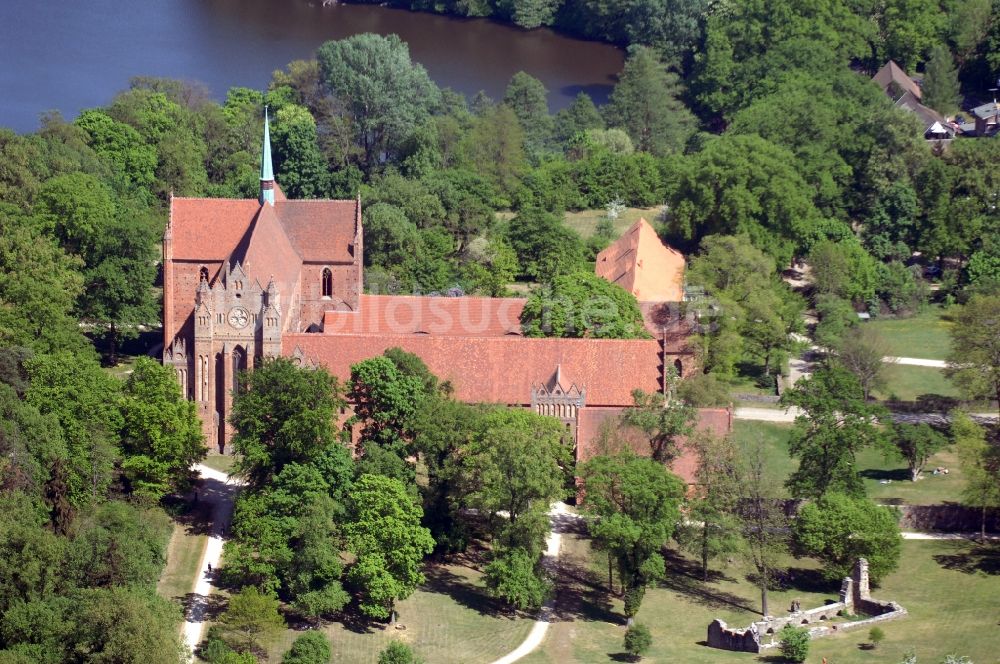 Chorin aus der Vogelperspektive: Gebäudekomplex des Klosters in Chorin im Bundesland Brandenburg