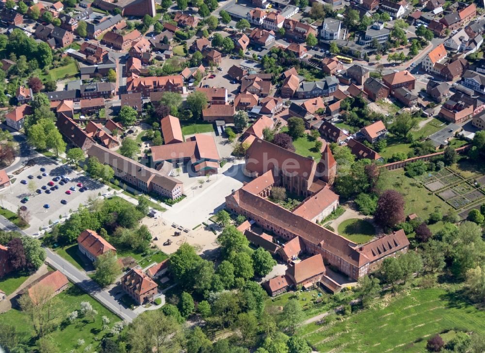 Luftbild Ebstorf - Gebäudekomplex des Klosters in Ebstorf im Bundesland Niedersachsen, Deutschland