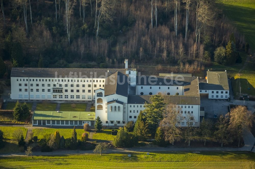 Essen von oben - Gebäudekomplex des Klosters in Essen-Schuir im Bundesland Nordrhein-Westfalen