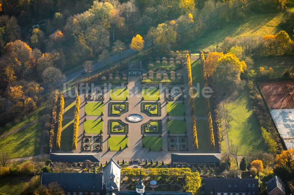 Luftaufnahme Kamp-Lintfort - Gebäudekomplex des Klosters in Kamp- Lintfort im Bundesland Nordrhein-Westfalen