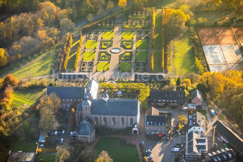 Kamp-Lintfort von oben - Gebäudekomplex des Klosters in Kamp- Lintfort im Bundesland Nordrhein-Westfalen