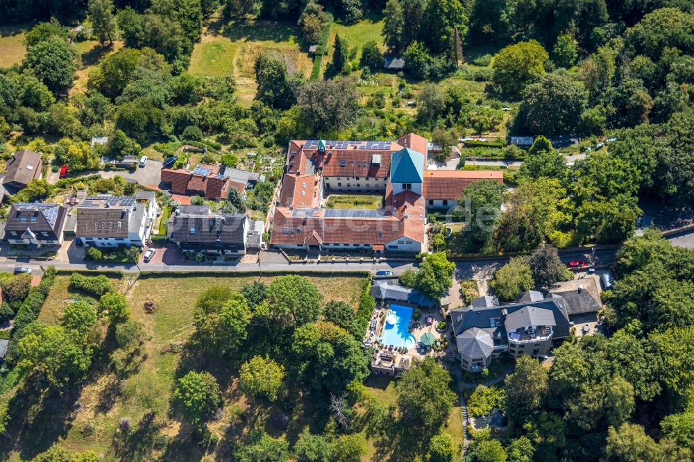 Witten von oben - Gebäudekomplex des Klosters Kloster der Karmelitinnen in Witten im Bundesland Nordrhein-Westfalen, Deutschland