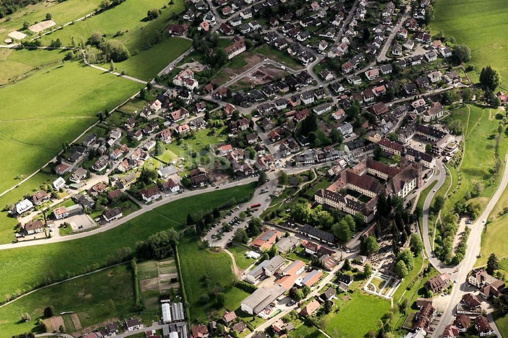 Luftbild Sankt Peter - Gebäudekomplex des Klosters und Klosterkirche in Sankt Peter im Bundesland Baden-Württemberg, Deutschland