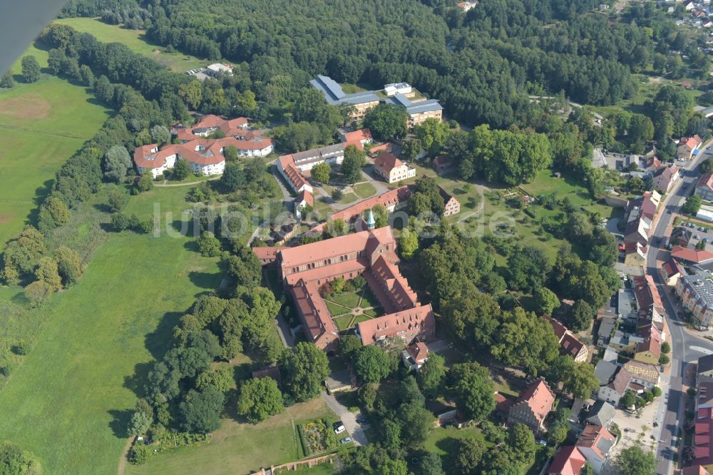 Kloster Lehnin von oben - Gebäudekomplex des Klosters Lehnin im Bundesland Brandenburg