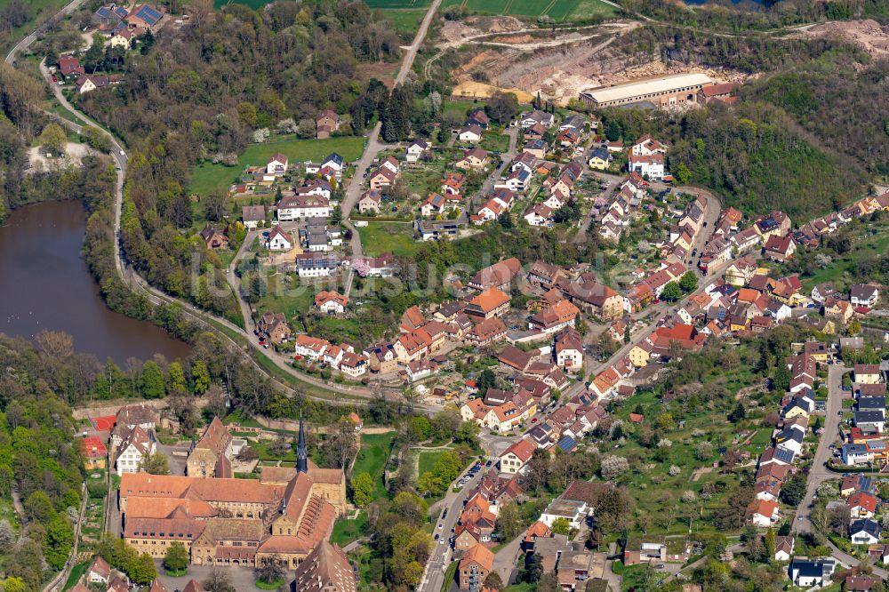 Maulbronn von oben - Gebäudekomplex des Klosters in Maulbronn im Bundesland Baden-Württemberg