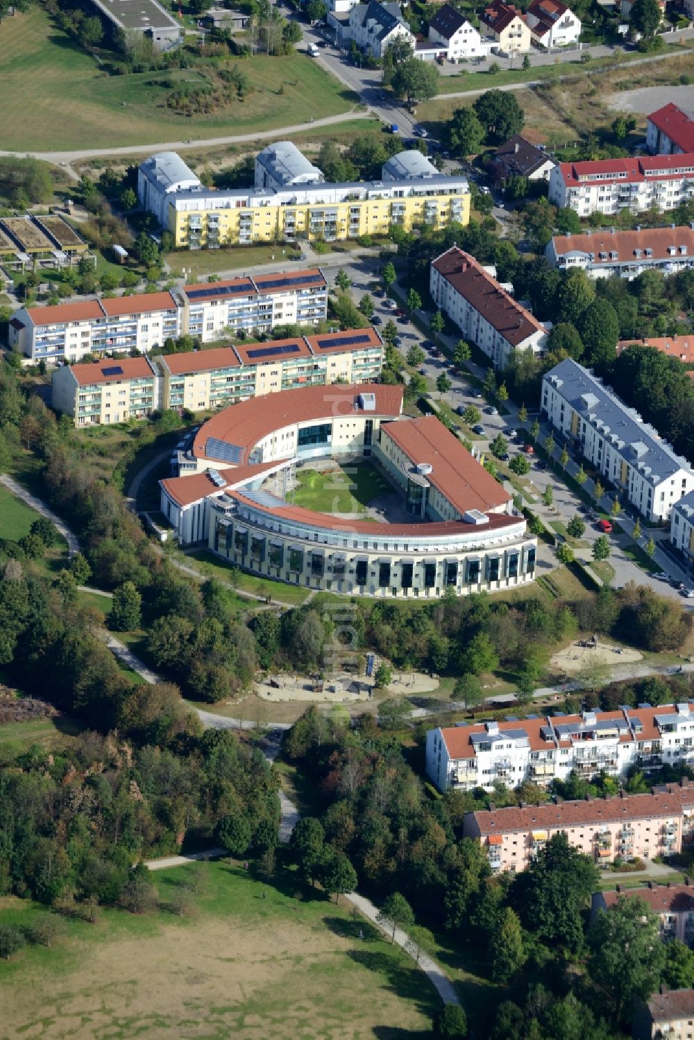 München von oben - Gebäudekomplex des Klosters in München im Bundesland Bayern