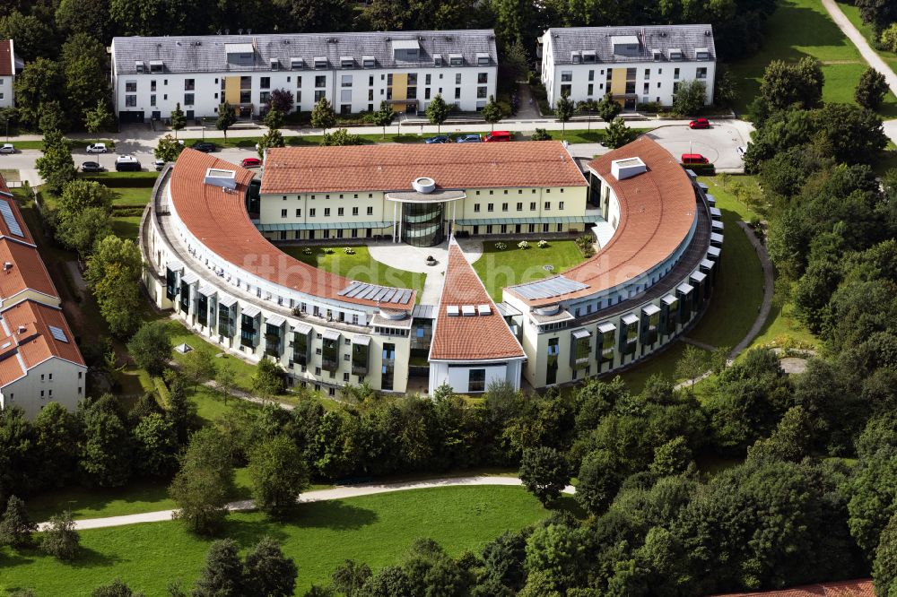 München von oben - Gebäudekomplex des Klosters in München im Bundesland Bayern, Deutschland