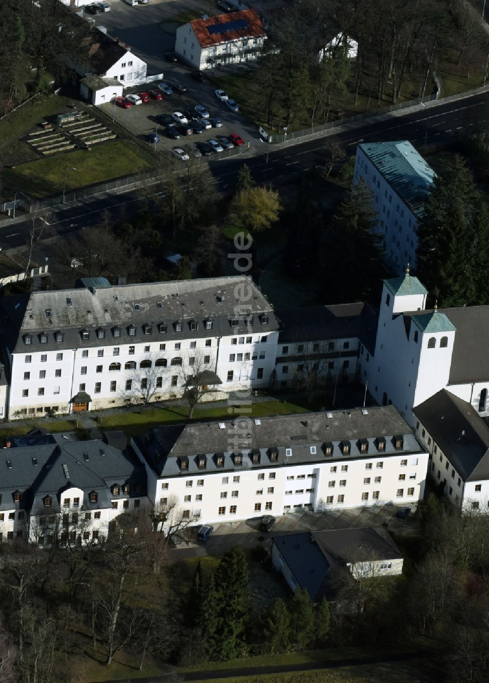 Luftaufnahme Neumarkt in der Oberpfalz - Gebäudekomplex des Klosters in Neumarkt in der Oberpfalz im Bundesland Bayern