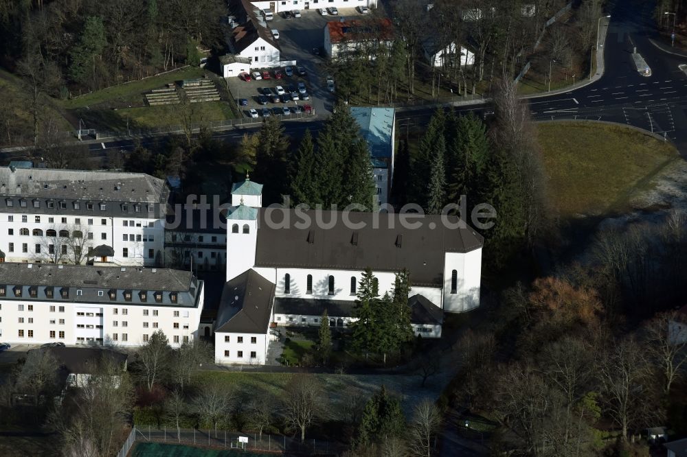 Neumarkt in der Oberpfalz aus der Vogelperspektive: Gebäudekomplex des Klosters in Neumarkt in der Oberpfalz im Bundesland Bayern