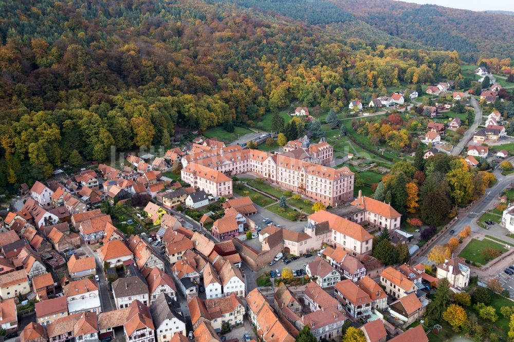 Luftaufnahme Oberbronn - Gebäudekomplex des Klosters in Oberbronn in Grand Est, Frankreich