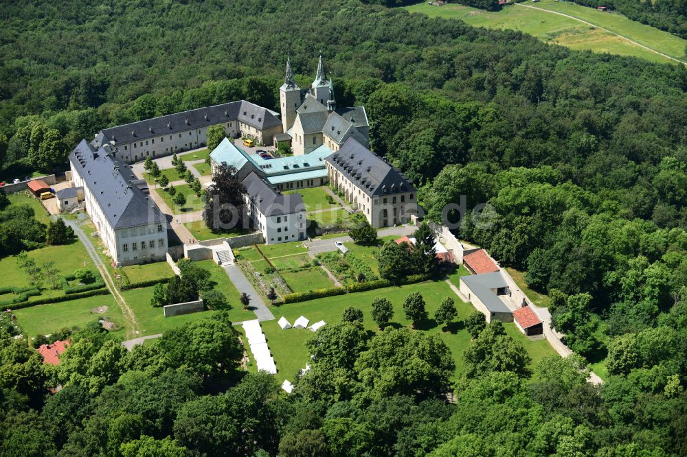 Huy von oben - Gebäudekomplex des Klosters im Ortsteil Dingelstedt in Huy im Bundesland Sachsen-Anhalt, Deutschland