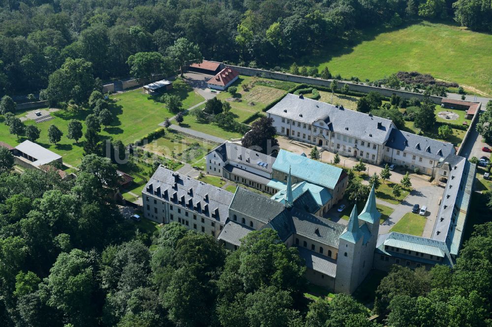 Luftaufnahme Huy - Gebäudekomplex des Klosters im Ortsteil Dingelstedt in Huy im Bundesland Sachsen-Anhalt, Deutschland