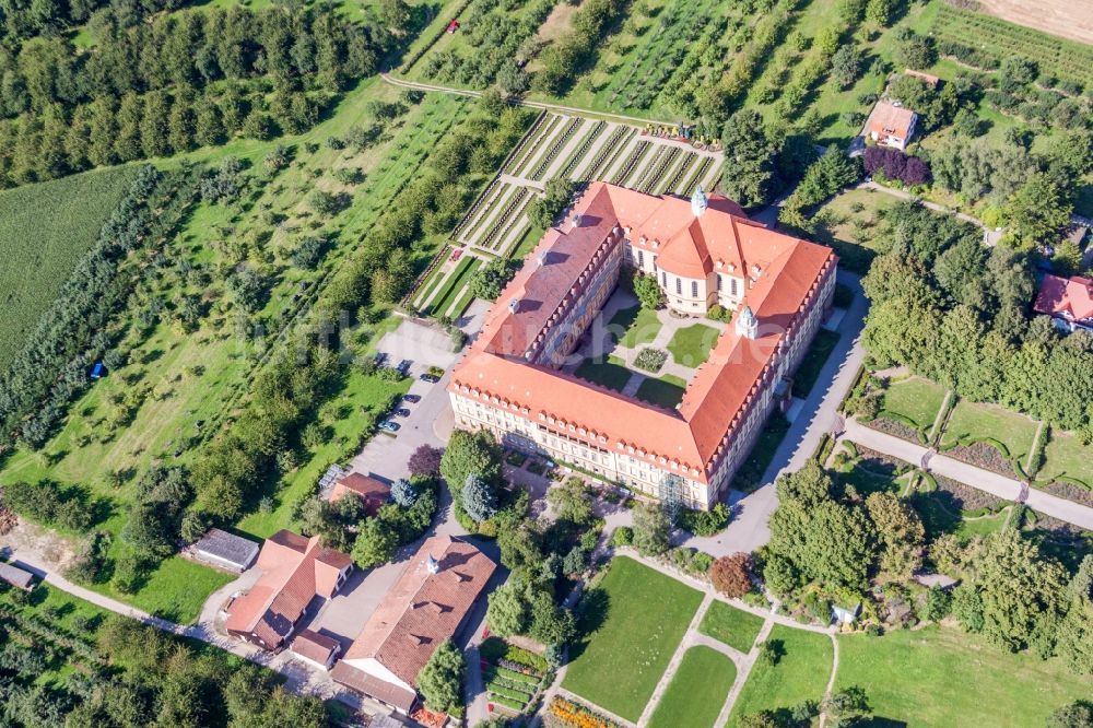 Sasbach von oben - Gebäudekomplex des Klosters im Ortsteil Obersasbach in Sasbach im Bundesland Baden-Württemberg, Deutschland