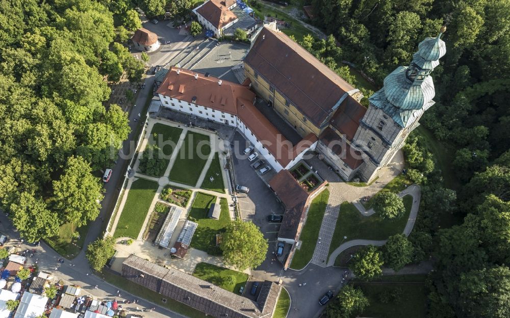 Amberg aus der Vogelperspektive: Gebäudekomplex des Klosters im Ortsteil Speckmannshof in Amberg im Bundesland Bayern