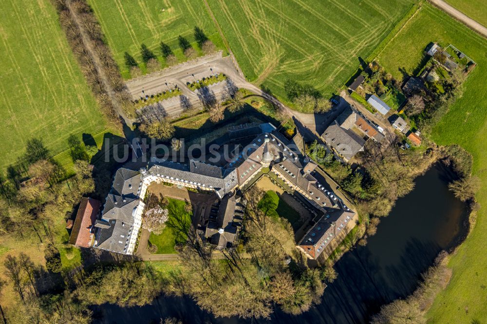 Rees von oben - Gebäudekomplex des Klosters in Rees im Bundesland Nordrhein-Westfalen