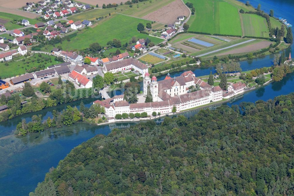 Rheinau von oben - Gebäudekomplex des Klosters Rheinau am Rhein in Rheinau im Kanton Zürich, Schweiz