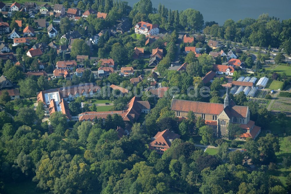 Riddagshausen von oben - Gebäudekomplex des Klosters in Riddagshausen im Bundesland Niedersachsen