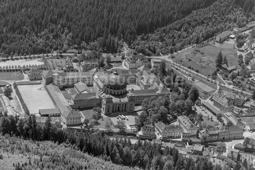 Luftbild Sankt Blasien - Gebäudekomplex des Klosters in Sankt Blasien im Bundesland Baden-Württemberg, Deutschland