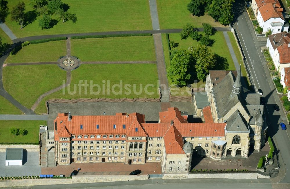 Luftaufnahme Warburg - Gebäudekomplex des Klosters in Warburg im Bundesland Nordrhein-Westfalen, Deutschland