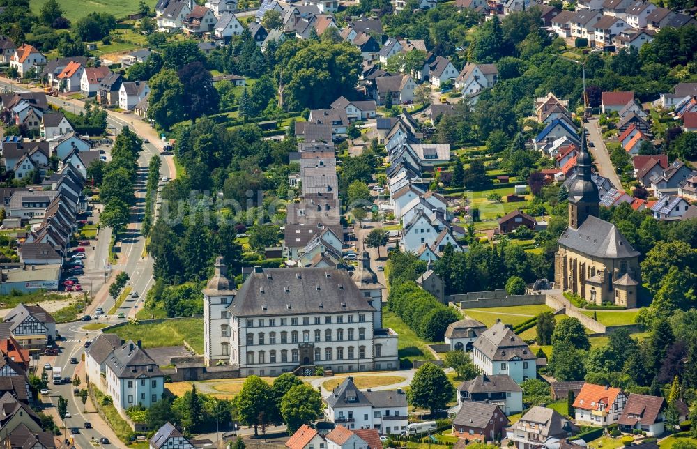 Luftbild Warstein - Gebäudekomplex des Klosters in Warstein im Bundesland Nordrhein-Westfalen